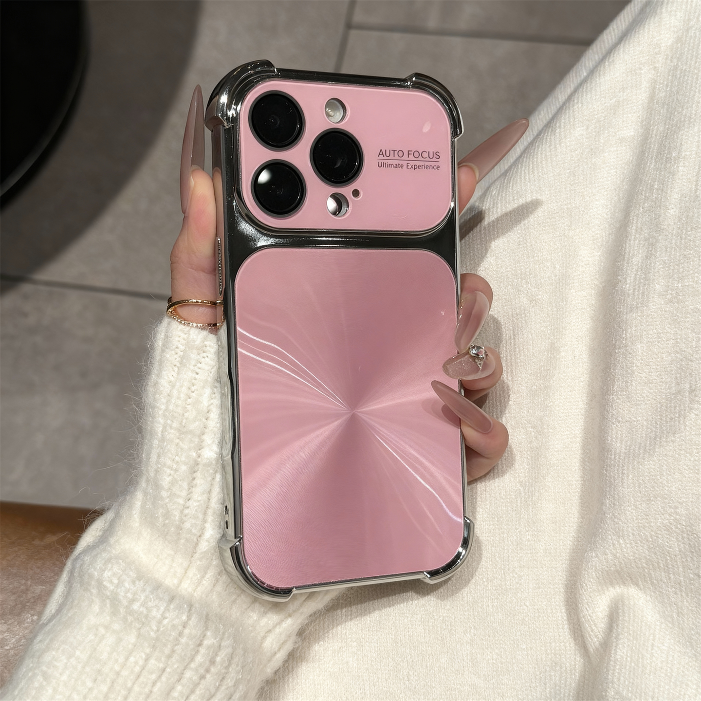 〖i977〗iPhone 17 17Pro 17ProMax 専用 極光メタリックフィニッシュ スマートフォンケース