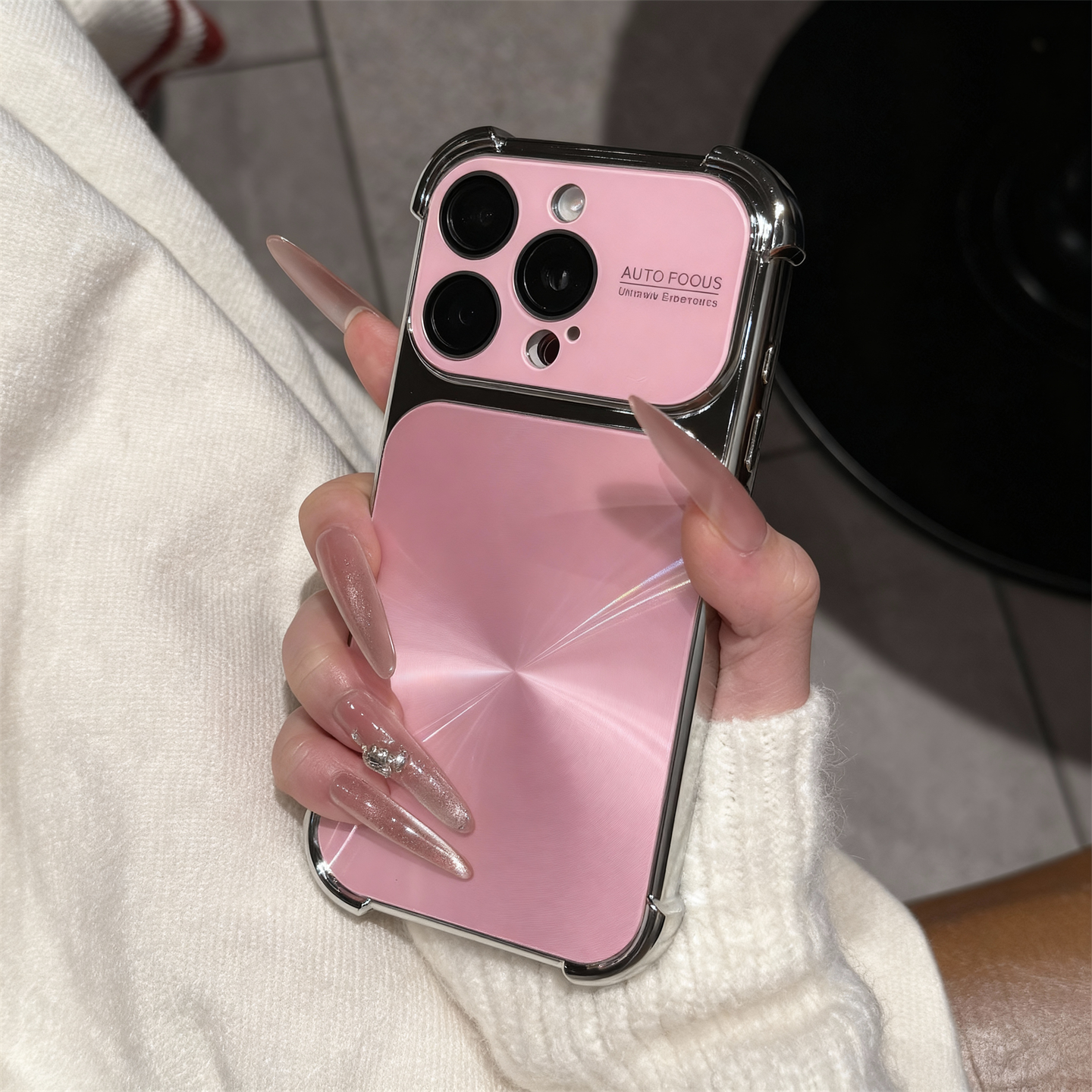 〖i977〗iPhone 17 17Pro 17ProMax 専用 極光メタリックフィニッシュ スマートフォンケース