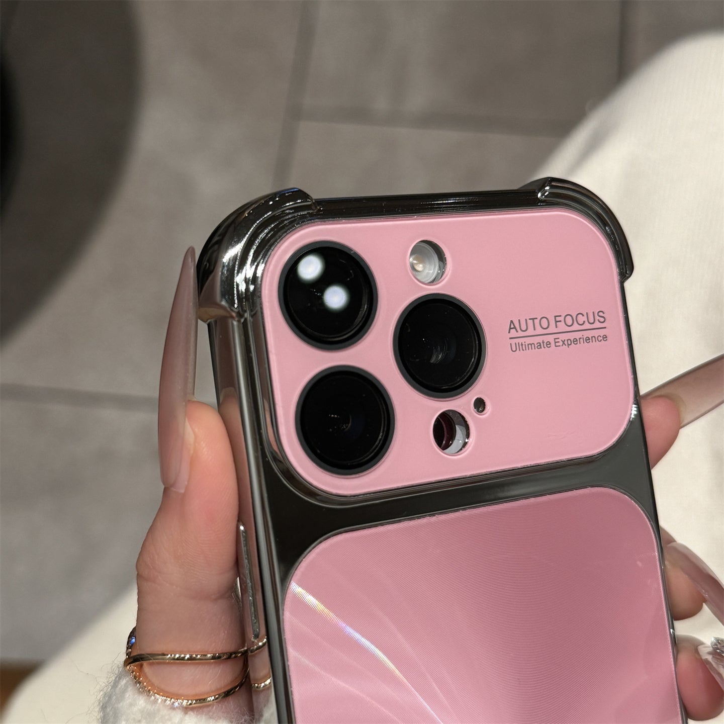 〖i977〗iPhone 17 17Pro 17ProMax 専用 極光メタリックフィニッシュ スマートフォンケース