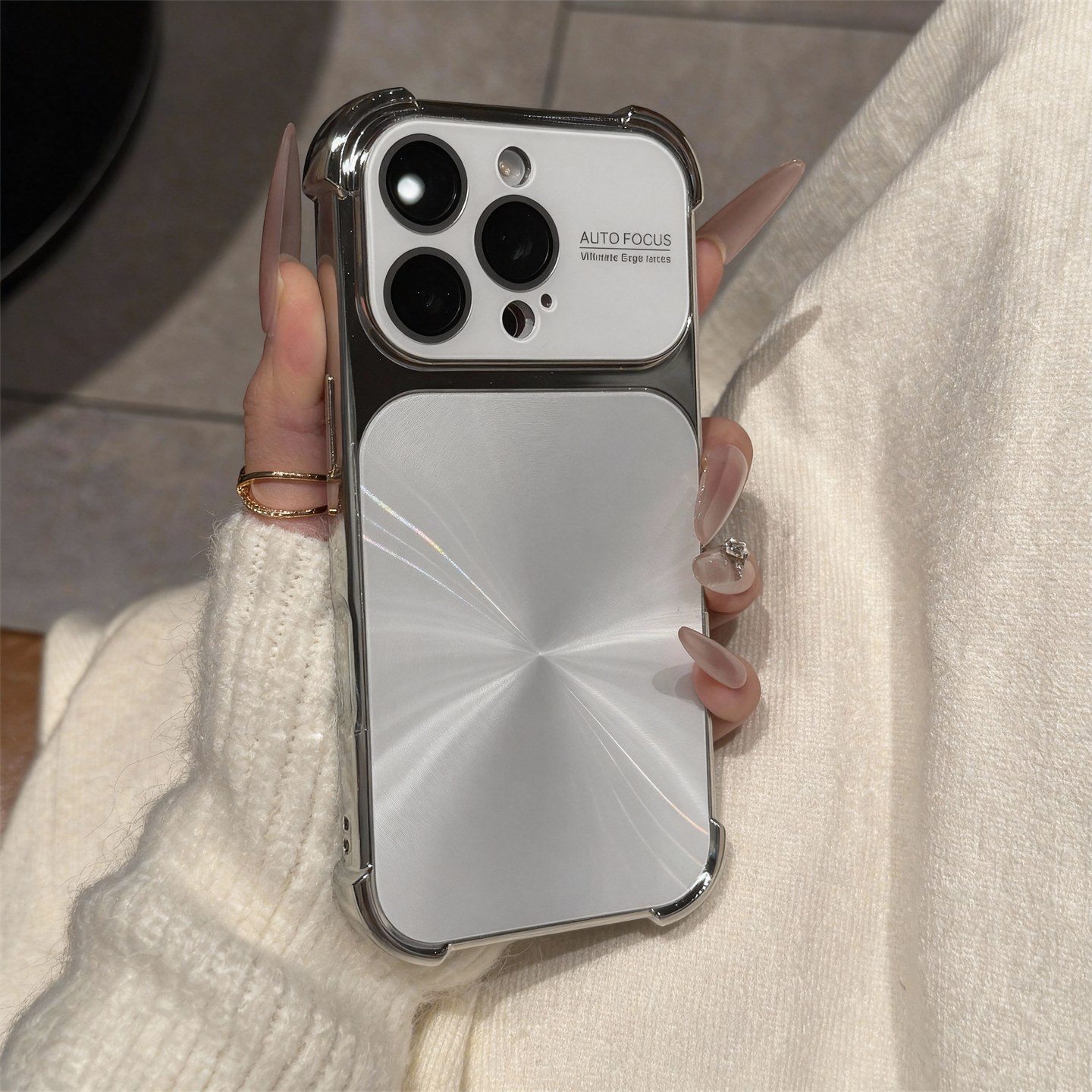 〖i977〗iPhone 17 17Pro 17ProMax 専用 極光メタリックフィニッシュ スマートフォンケース