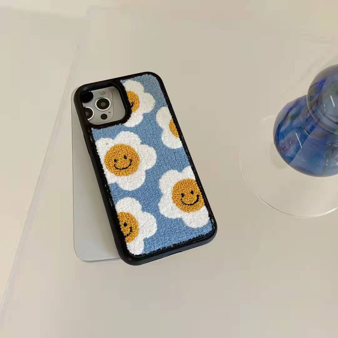 〖i246〗青い刺繍笑顔の花 iPhone12Pro maxケース iPhone13 Proケース 刺繍スマホケース